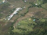 Aerial view of Bario Asal and Arur Layun longhouses (97Kb)